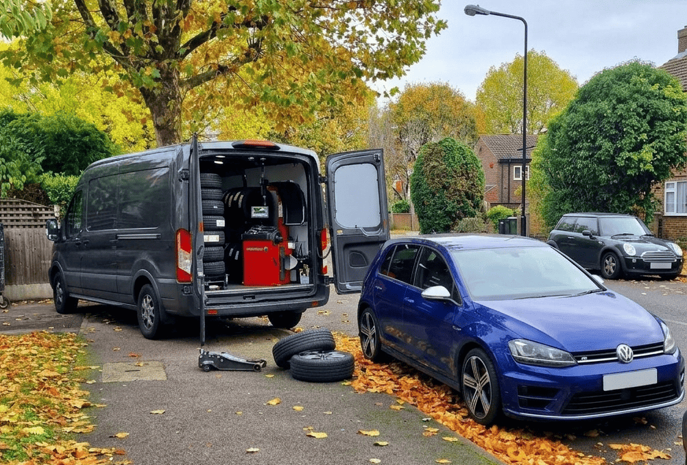 Emergency mobile tyre fitting service